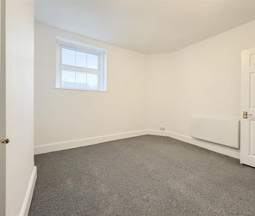 Marina, St Leonards, TN38 0BU - Photo 3