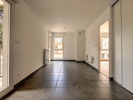 T2 - 40 M2 - BALCON - GARAGE - 69100 VILLEURBANNE - Photo 2