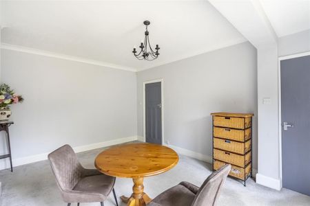 3 bedroom semi-detached house to rent - Photo 4