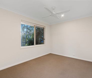 Spacious Family home on 915m2 block! - Photo 3
