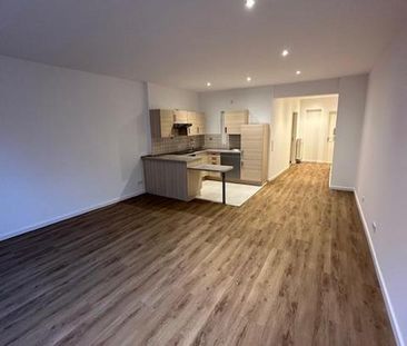 Wunderschön renovierte 2 Zimmer Wohnung 70m² inkl. EBK Gäste WC Lux... - Photo 3