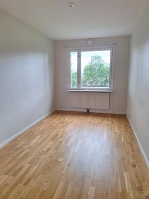 Karlslättsv 6 C - Photo 1