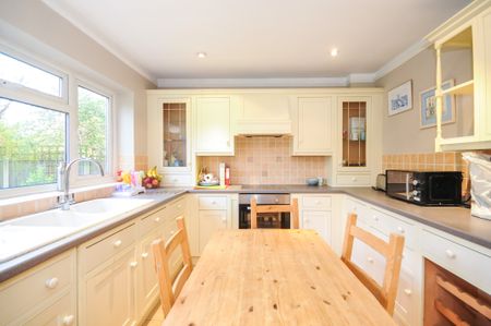 3 bedroom house to rent Galleywood Road, Great Baddow, CM2 - Photo 4