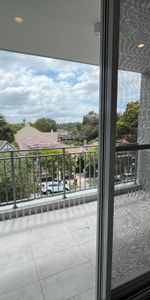 Near new 1 bedroom apartment - Photo 4