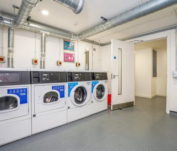 3 bedroom flat to rent - Photo 4