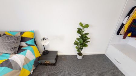 7 bedroom flat to rent - Photo 4