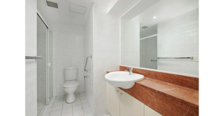 Modern Unfurnished City Apartment with Resort-Style Facilities - Photo 3