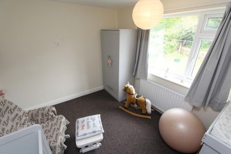 4 bedroom detached house to rent - Photo 2