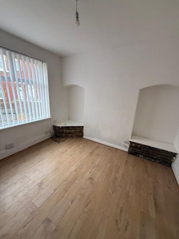 3 bedroom terraced house to rent - Photo 2