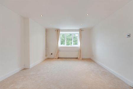 Fairhazel Gardens, South Hampstead, London - Photo 2