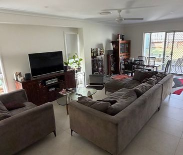 Nudgee - Photo 1