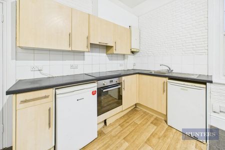 1 bedroom Flat To Let - Photo 5