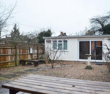 3 bedroom end of terrace house to rent - Photo 1