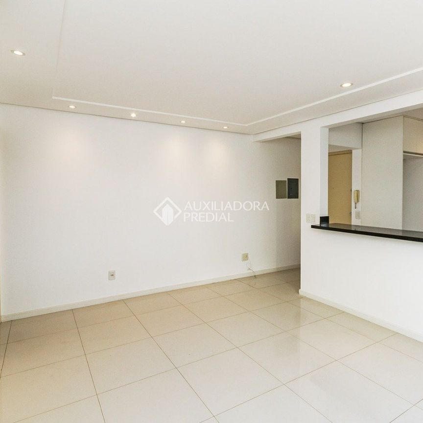 Apartamento com 2 quartos e 84m² para alugar em Rio Branco, Porto Alegre. - Photo 1