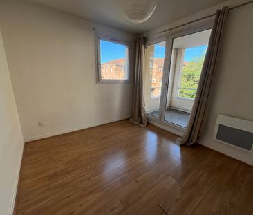 Location Appartement 3 pièces 69m² LILLE 59000 - Photo 3