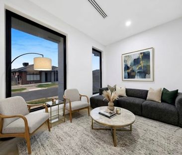 Spacious & Stylish 4-Bedroom Family Home - Photo 1
