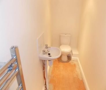 3 bedroom maisonette to rent - Photo 2