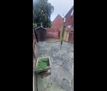 2 Bed Terraced House, Armstrong Close, E6 - Photo 6