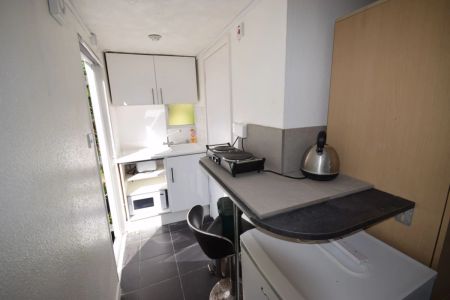 To Rent Chatsworth Road, Charminster, Bournemouth, BH8 £600 pcm Tenancy Info - Photo 2