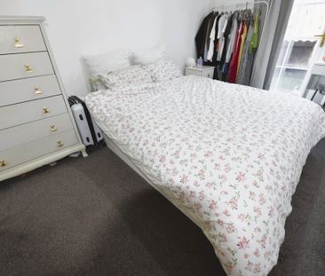 2 bedroom Flat in Calverley Ln, Leeds - Photo 3