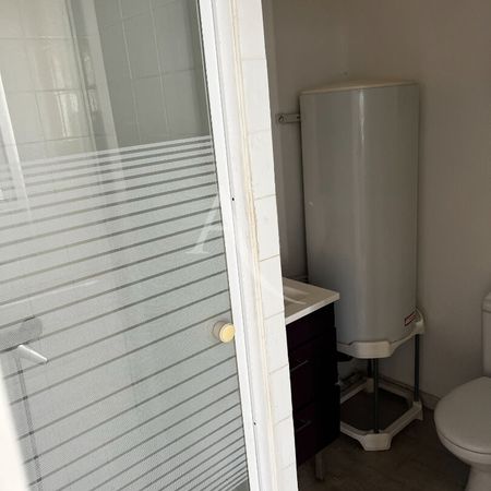 Location Appartement 1 pièce 26m² - Photo 3