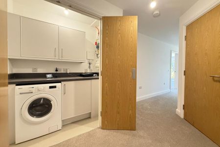 2 bedroom retirement property to rent - Photo 5