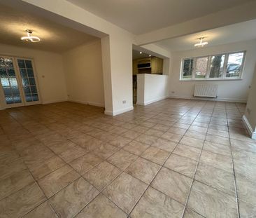 4 bedroom detached house to rent - Photo 6