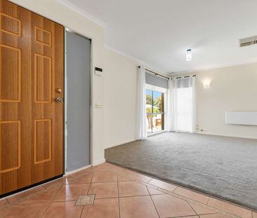 3 Fawkner Court - Photo 2