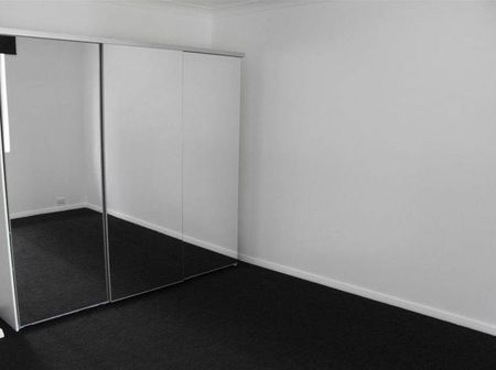 Comfort, Convenience, and Character in the Heart of South Albury - Photo 4