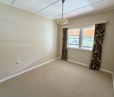 Beautifully Refreshed Character Home in Prime South Katoomba Location! - Photo 3