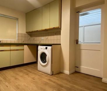 3 bedroom link detached house to rent - Photo 5