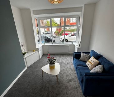 1 Bed Flat, Milton Grove, M16 - Photo 3