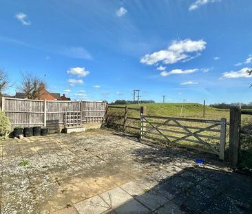 2 bedroom semi-detached bungalow to rent - Photo 4