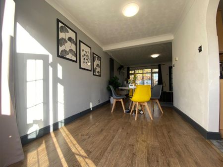 3 bedroom terraced house to rent - Photo 3