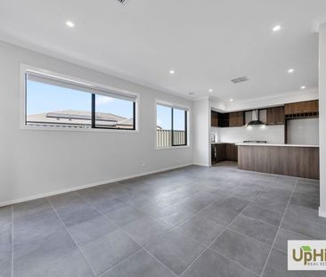 Modern Family Living in Prime Clyde Location 149 Tongs Boulevard, C... - Photo 1