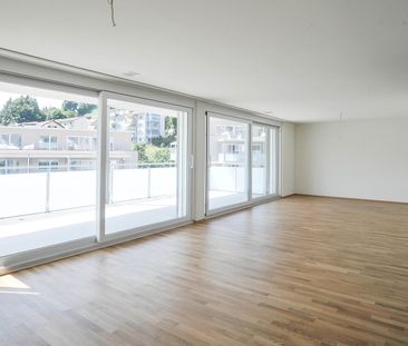 SCHÖNE 4.5 Zimmer-Wohnung mit viel Platz - Foto 3