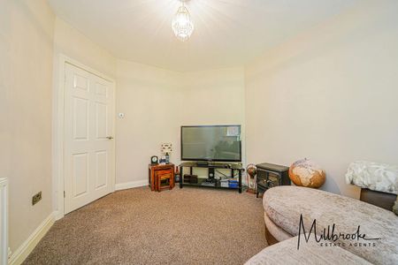 3 bedroom semi-detached house to rent - Photo 4