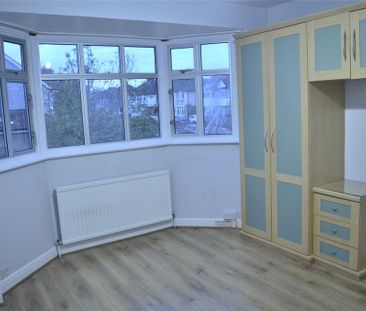 4 bedroom semi-detached house to rent - Photo 5