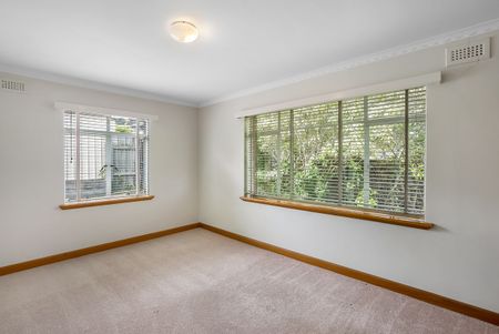 Large Family Home with Stunning Water Views - Photo 4