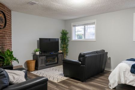 For Lease - 480 Waverly Street Unit# Lower, Oshawa, Ontario - Photo 5