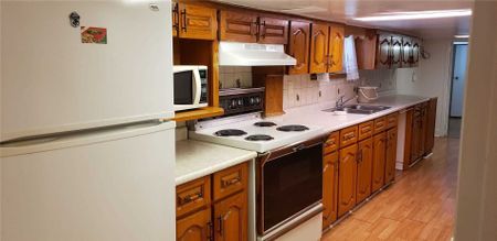 For Lease - 547 Lauder Avenue Unit# Basement, Toronto, Ontario - Photo 4