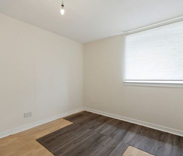 2 Bedroom Property To Rent - Photo 2