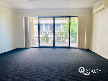 “Great Location!! Walking Distance To Shops & Restaurants” - Photo 2