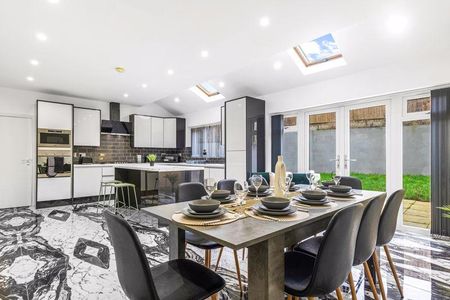 3 bedroom detached house to rent - Photo 2