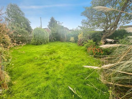 3 bedroom bungalow to rent - Photo 3