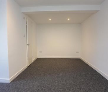 2 bedroom maisonette to rent - Photo 4