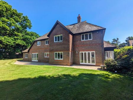 5 bedroom village house to rent - Photo 4