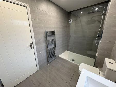 2 bedroom semi-detached house to rent - Photo 3