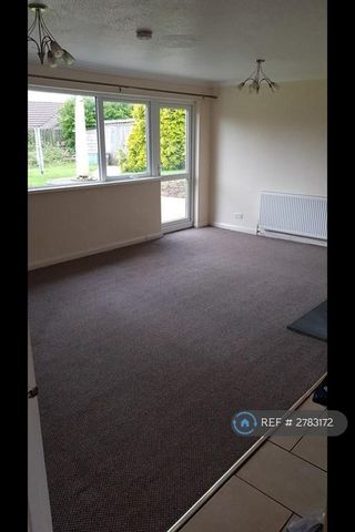 3 bedroom bungalow to rent - Photo 2