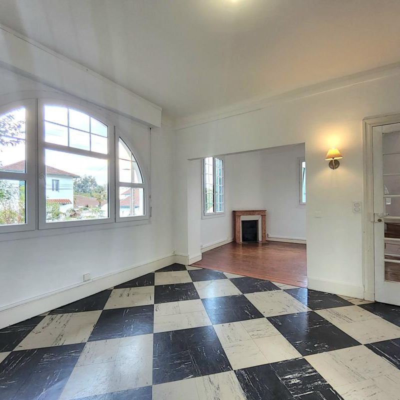 Location Maison 7 pièces 241m² BAYONNE 64100 - Photo 1